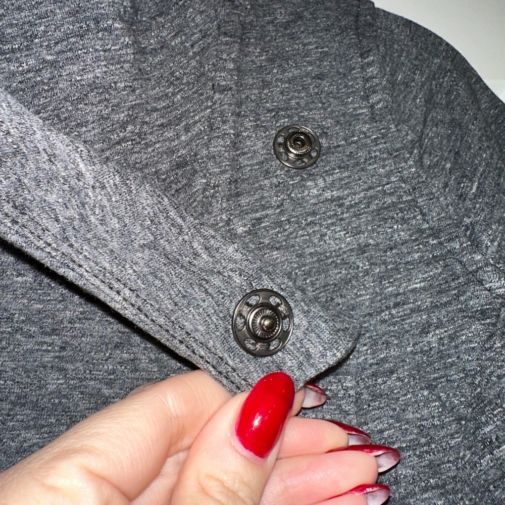 Lululemon Wrap Cardigan Jacket Charcoal Heather Snap Closure Pockets Size 4 - Picture 2 of 7